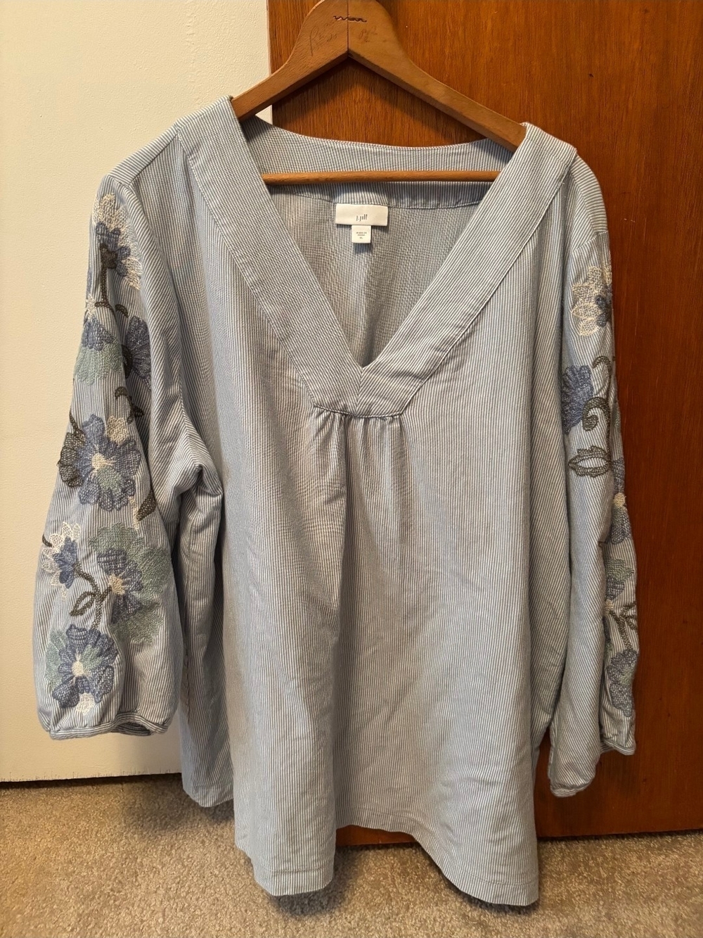 J. Jill Embroidered 3/4 Length Sleeved V-Neck Top Size XL